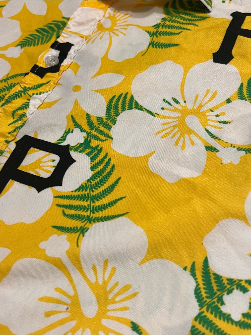 Casual XL Pittsburgh Pirates Yellow, White, and Green Floral Hawaiian Shirt - Picture 5 of 5
